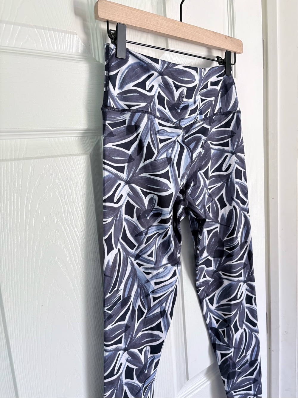 NEW Sage Collective Sports Bra and Leggings‎ Set Sage Leaf Print Size S - Picture 7 of 15